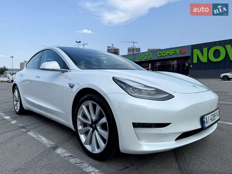 Седан Tesla Model 3 2020 в Киеве