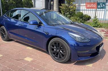 Седан Tesla Model 3 2022 в 