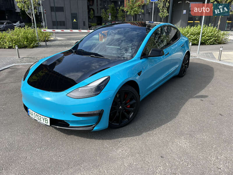 Седан Tesla Model 3 2019 в Києві