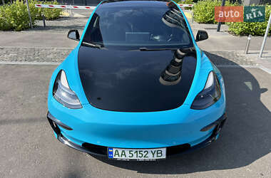 Седан Tesla Model 3 2019 в 