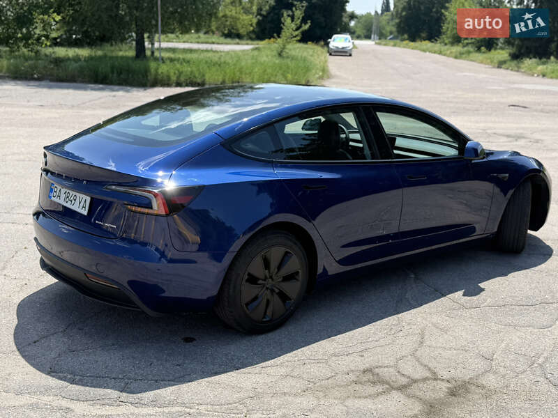 Седан Tesla Model 3 2024 в Кропивницькому