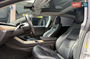 Седан Tesla Model 3 2018 в 