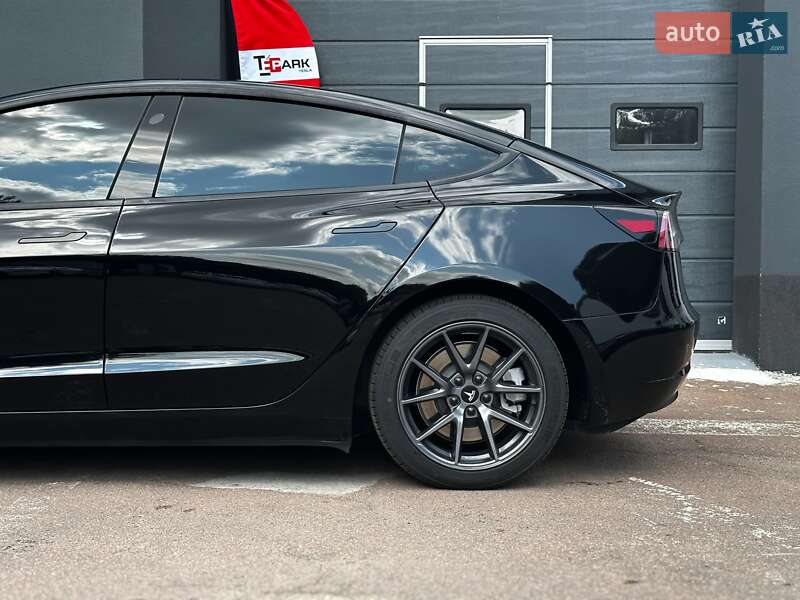 Седан Tesla Model 3 2021 в Киеве фото 7 Седан Tesla Model 3 2021 в Киеве