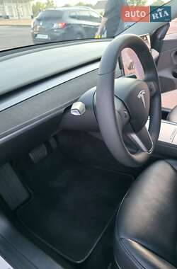 Седан Tesla Model 3 2019 в 