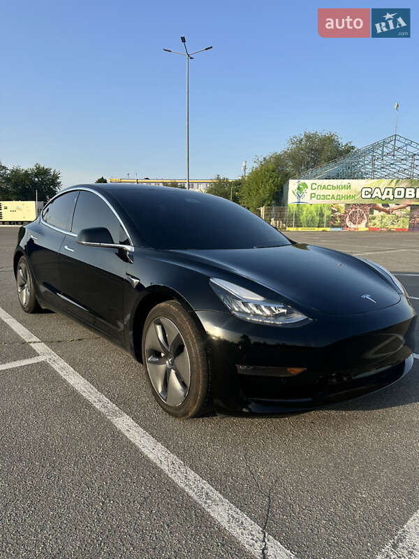 Седан Tesla Model 3 2020 в Днепре фото Седан Tesla Model 3 2020 в Днепре