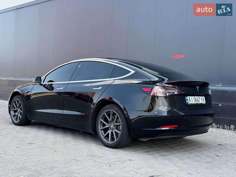 Седан Tesla Model 3 2019 в Киеве