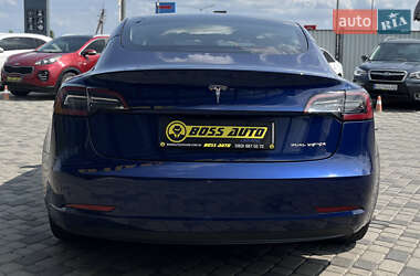 Седан Tesla Model 3 2022 в 
