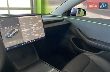 Седан Tesla Model 3 2024 в 