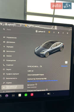 Седан Tesla Model 3 2024 в 