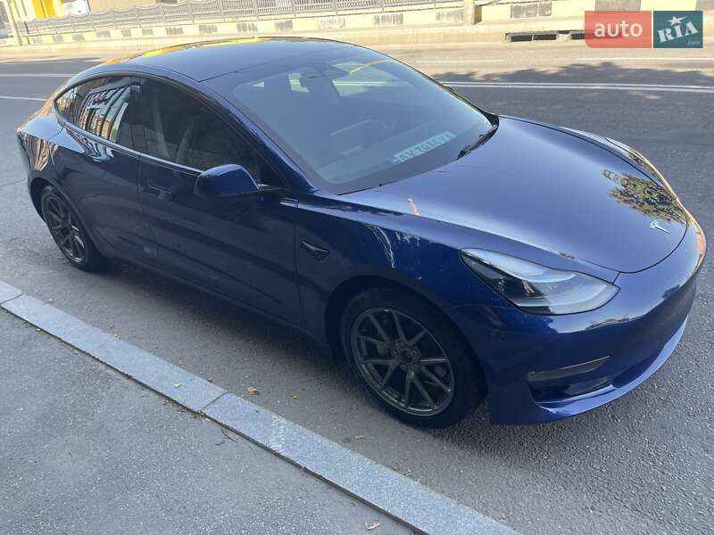 Седан Tesla Model 3 2022 в Харкові