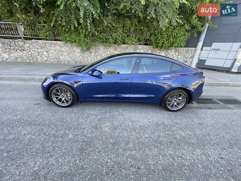 Седан Tesla Model 3 2022 в Харкові