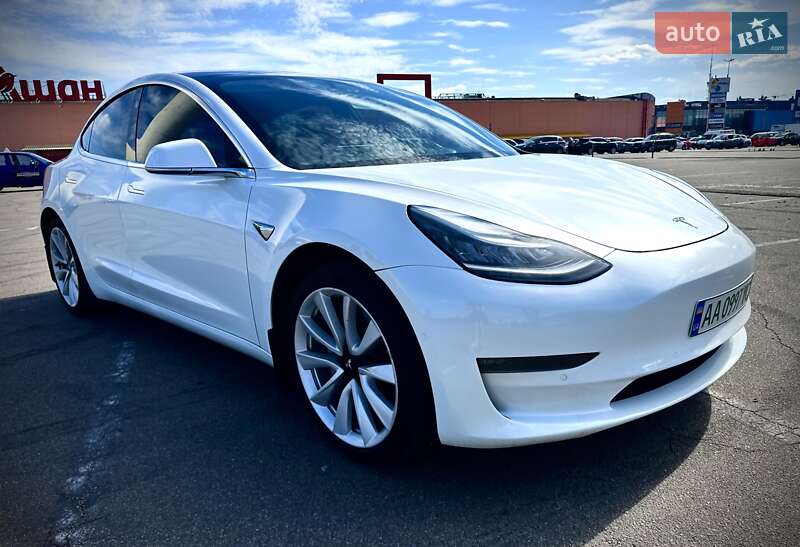 Седан Tesla Model 3 2020 в Києві
