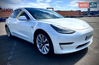 Седан Tesla Model 3 2020 в 