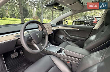 Седан Tesla Model 3 2023 в 
