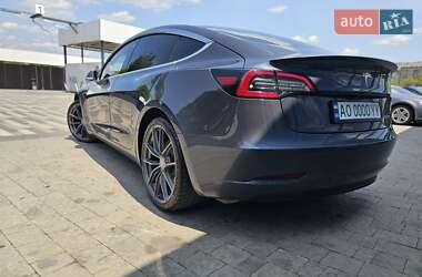Седан Tesla Model 3 2020 в Ужгороде