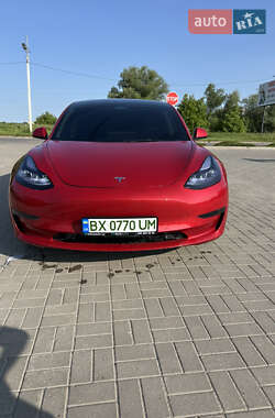 Седан Tesla Model 3 2022 в 