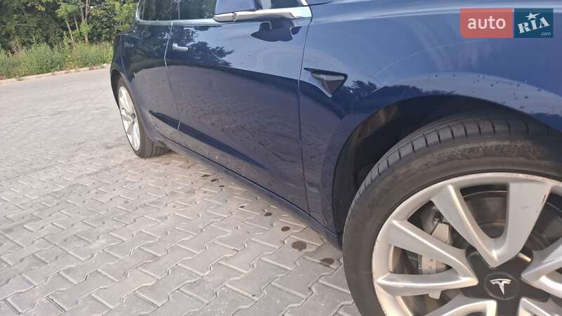 Седан Tesla Model 3 2019 в Полтаві