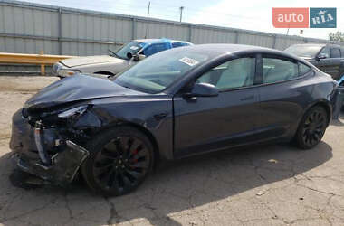 Седан Tesla Model 3 2022 в 