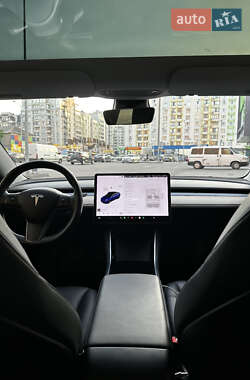 Седан Tesla Model 3 2018 в 