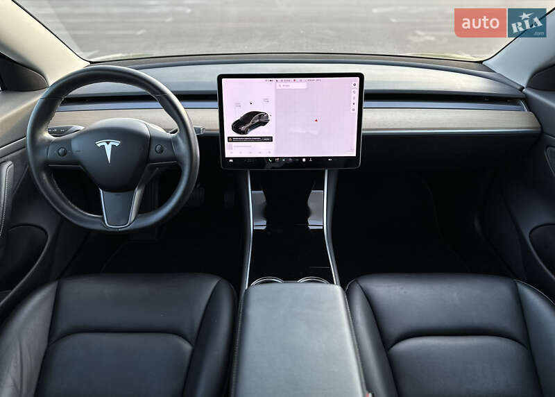 Седан Tesla Model 3 2018 в Рівному