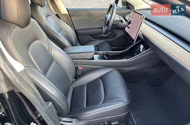 Седан Tesla Model 3 2018 в 
