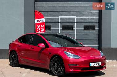 Седан Tesla Model 3 2021 в 