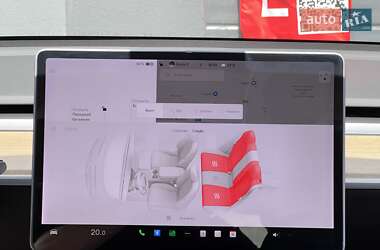 Седан Tesla Model 3 2021 в 