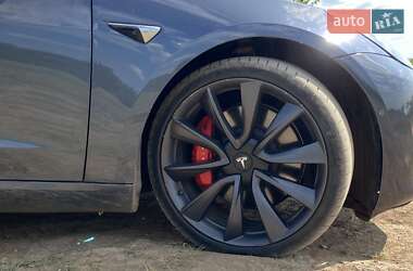 Седан Tesla Model 3 2020 в Кривому Розі