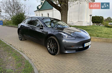 Седан Tesla Model 3 2019 в Прилуках
