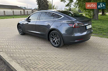 Седан Tesla Model 3 2019 в Прилуках