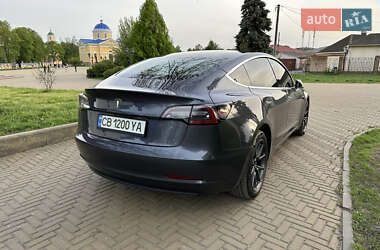 Седан Tesla Model 3 2019 в Прилуках