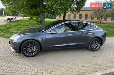 Седан Tesla Model 3 2019 в 