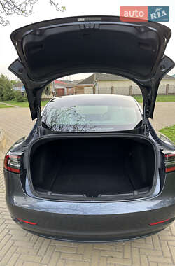 Седан Tesla Model 3 2019 в Прилуках