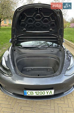 Седан Tesla Model 3 2019 в 