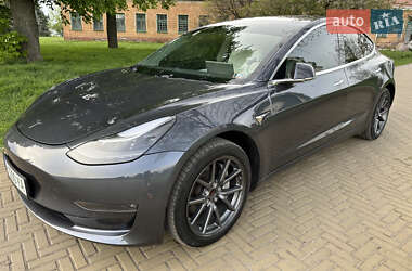 Седан Tesla Model 3 2019 в 