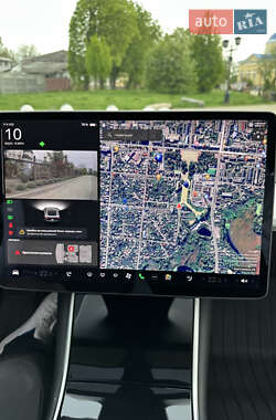 Седан Tesla Model 3 2019 в Прилуках