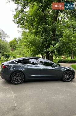 Седан Tesla Model 3 2018 в 
