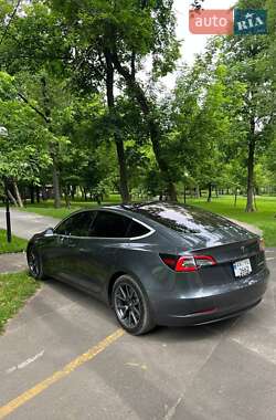 Седан Tesla Model 3 2018 в 