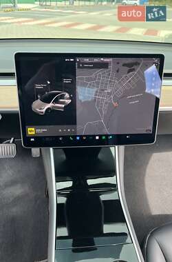 Седан Tesla Model 3 2018 в 