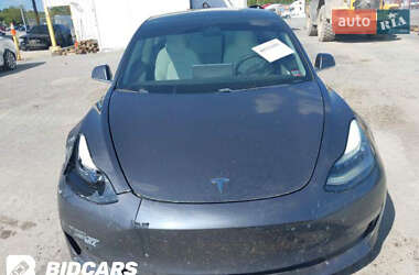 Седан Tesla Model 3 2019 в Прилуках