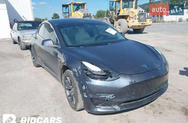 Седан Tesla Model 3 2019 в Прилуках