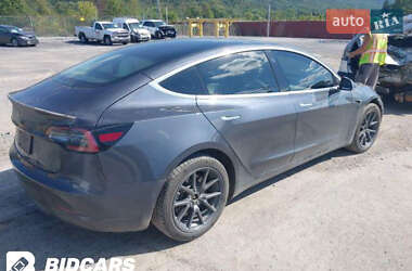 Седан Tesla Model 3 2019 в Прилуках