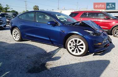 Седан Tesla Model 3 2022 в 