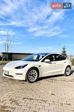 Седан Tesla Model 3 2022 в Киеве
