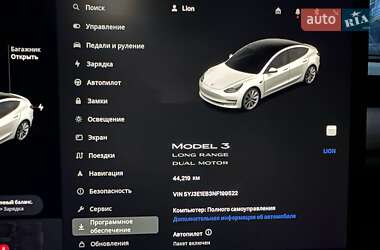 Седан Tesla Model 3 2022 в 