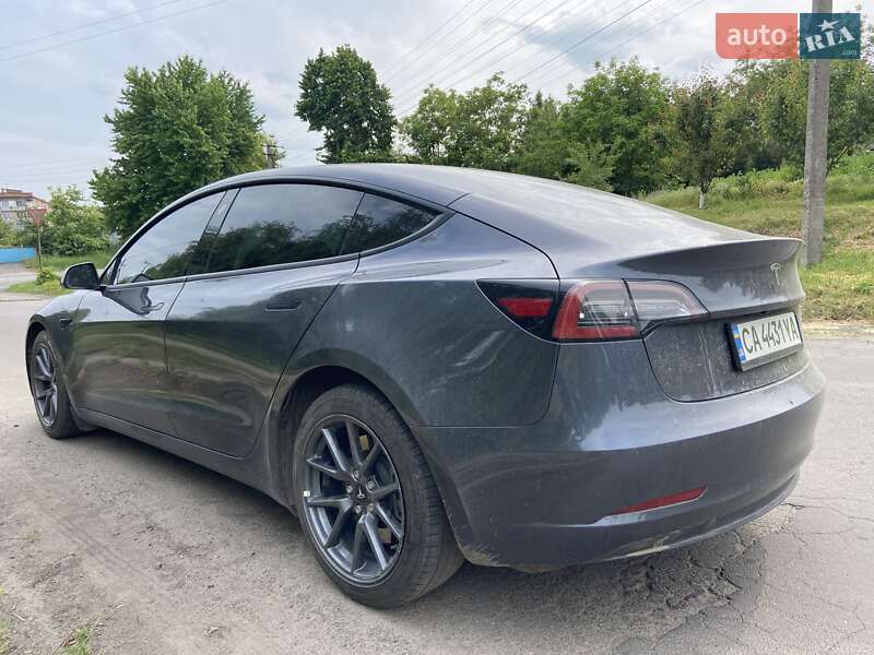 Седан Tesla Model 3 2022 в Києві