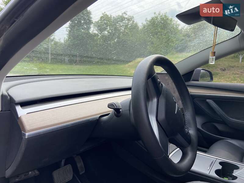Седан Tesla Model 3 2022 в Києві