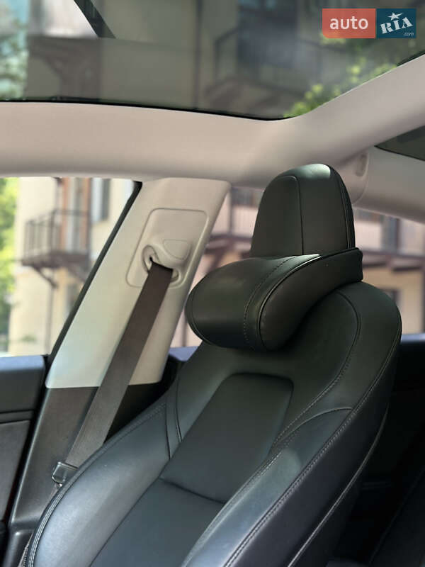 Седан Tesla Model 3 2018 в Трускавце