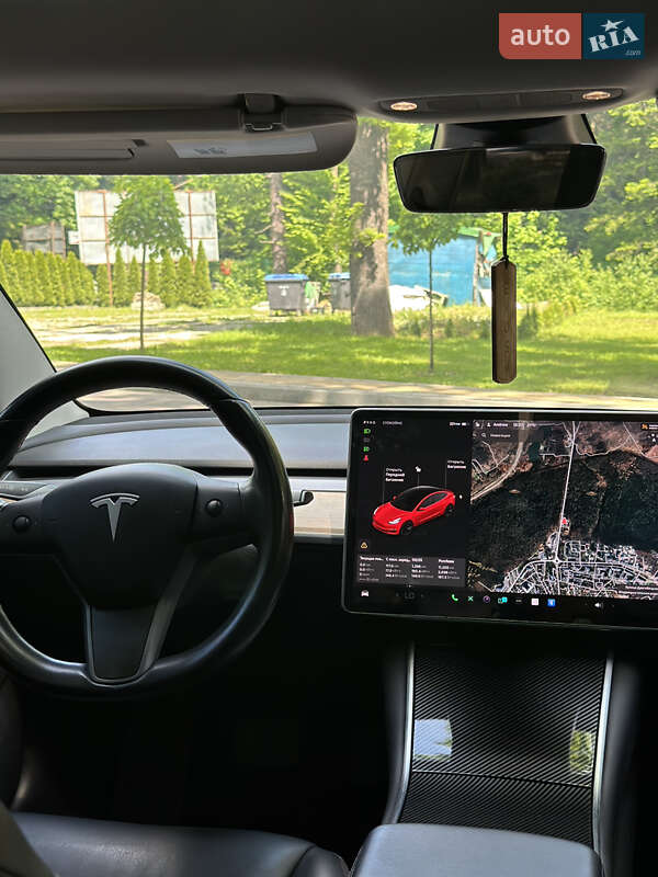 Седан Tesla Model 3 2018 в Трускавце