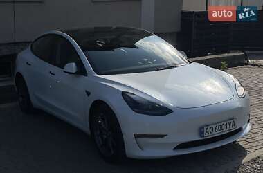 Седан Tesla Model 3 2021 в 
